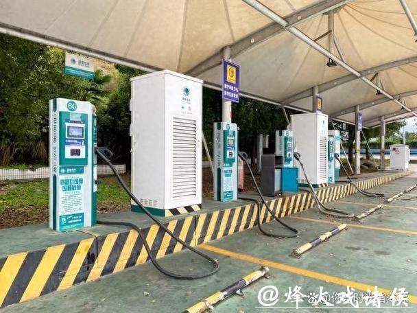告别“充电半小时,排队N小时”,长三角让充电桩“跑”起来了 告别“充电半小时,排队N小时”,长三角让充电桩“跑”起来了